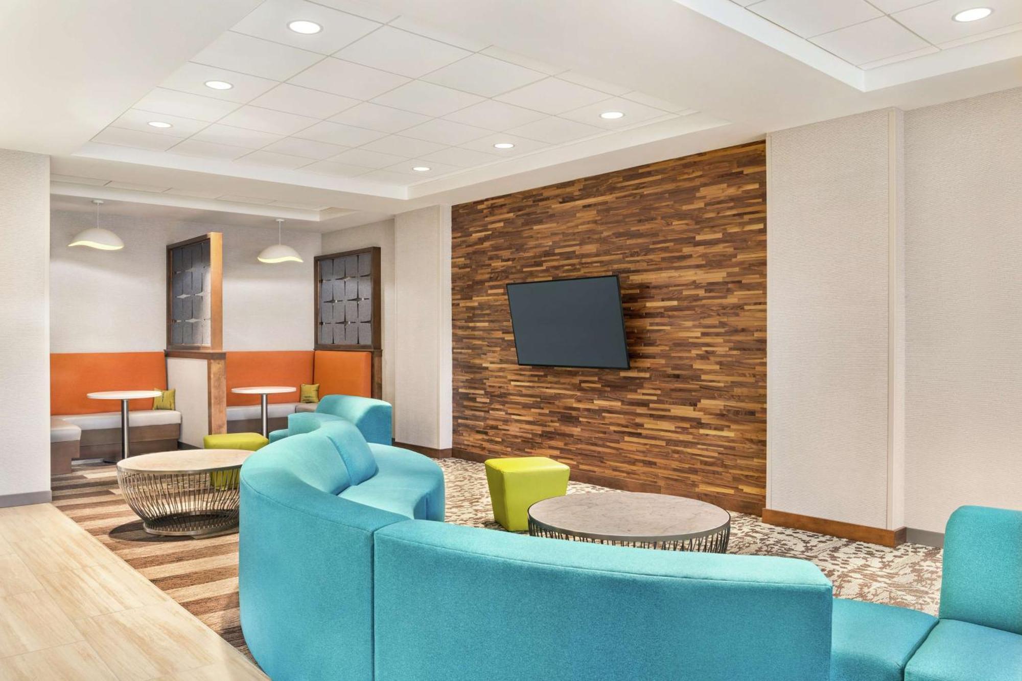 Hampton Inn & Suites Miami, Kendall, Executive Airport Country Walk Exterior photo